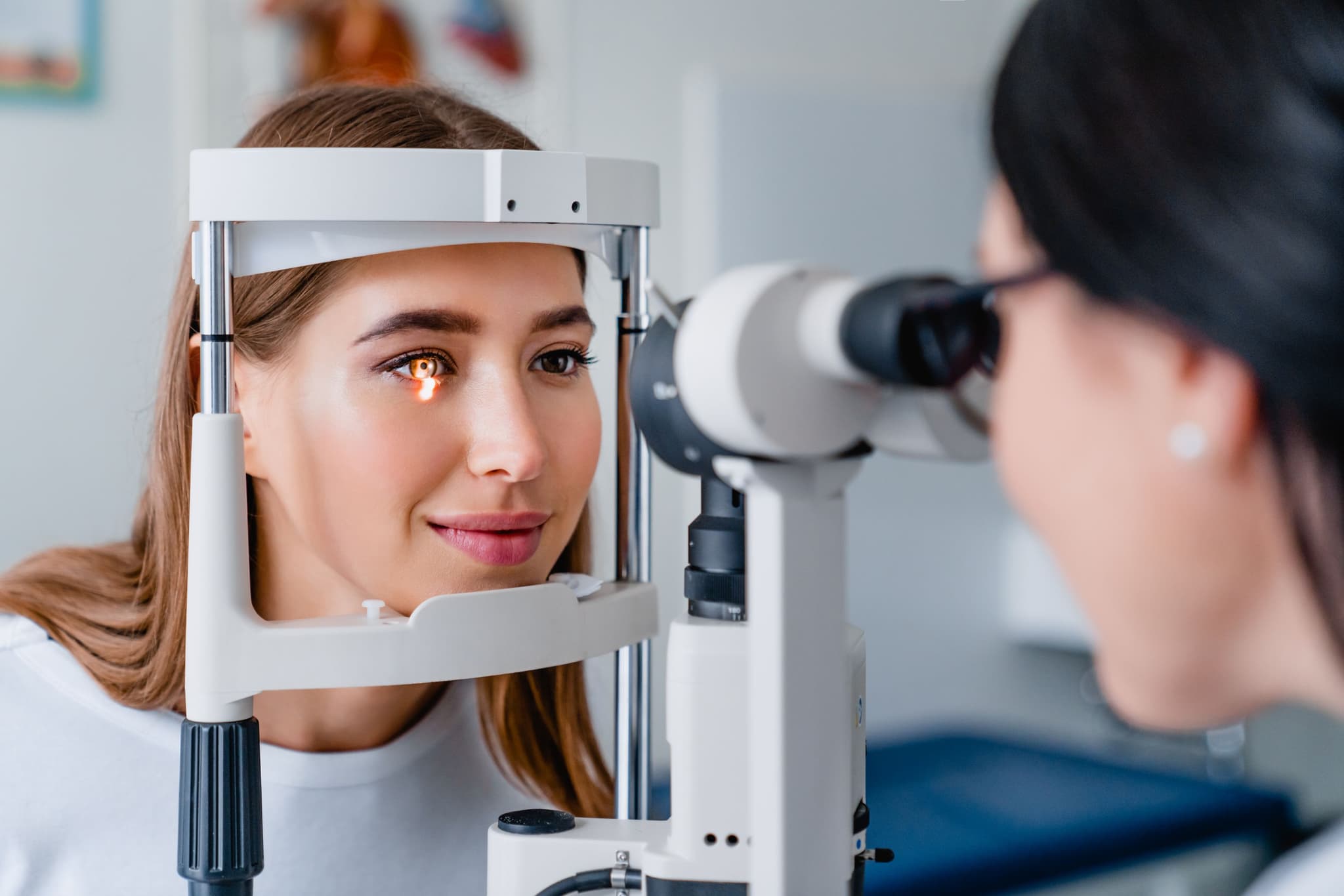 Eye examination - By Freepik